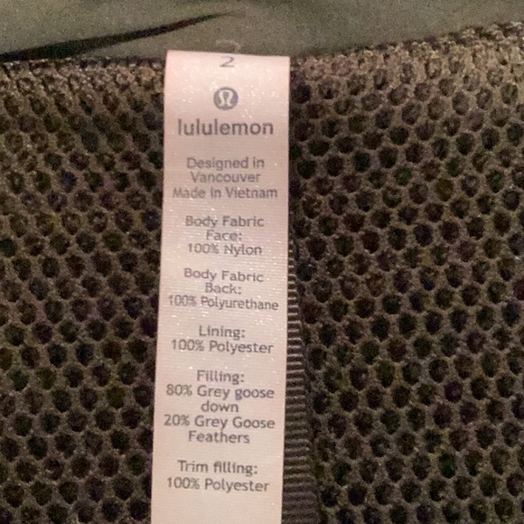 EUC Lululemon Sleet Street - Picture 12 of 12